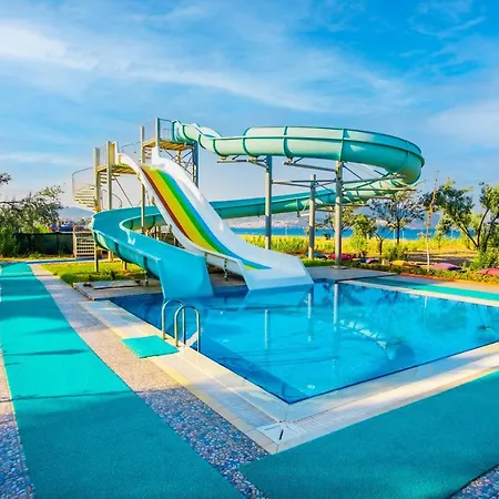 Halic Park Dikili Hotel 4*